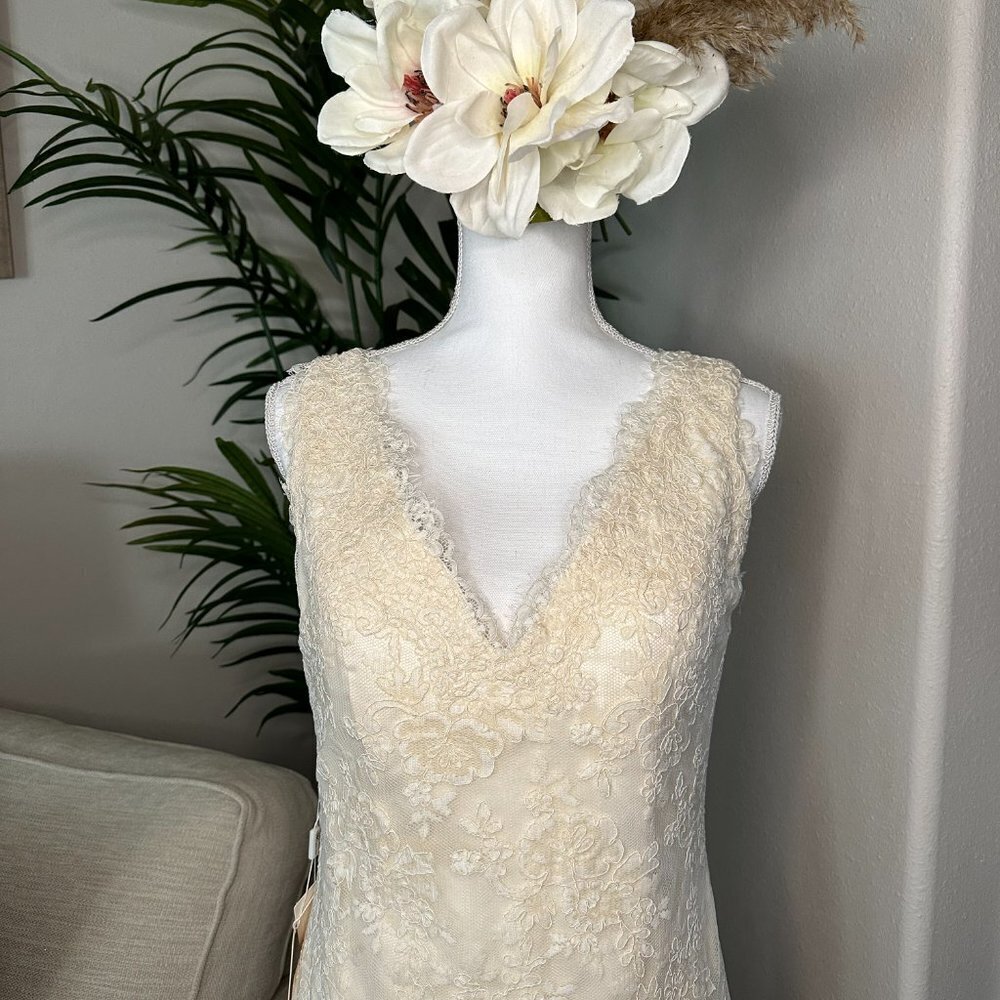 Lace bridal gown - Picture 6 of 8